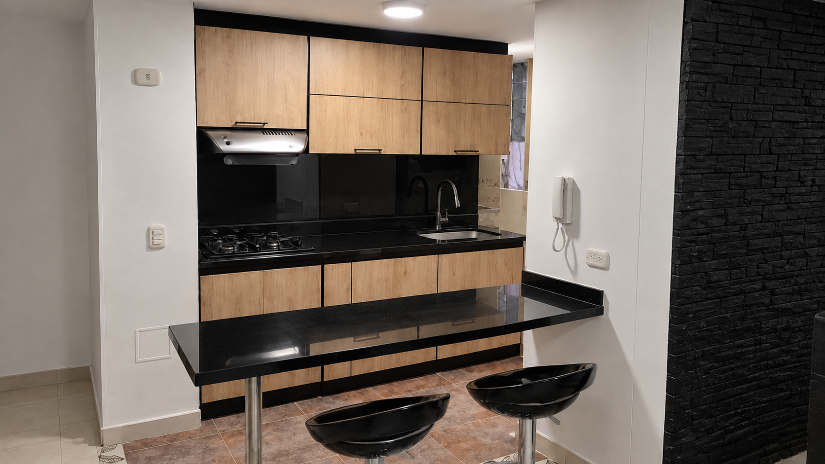 Cocina integral con acabado en madera